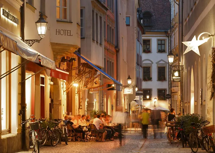 Hotel Orphée - Großes Haus